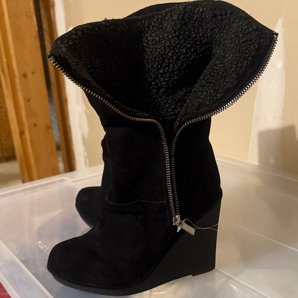 Elegant Black Wedge Heeled Boots